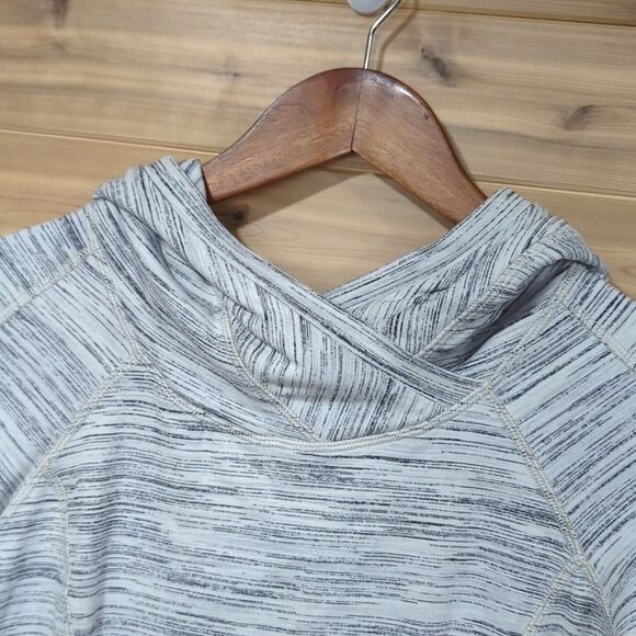 Lululemon Top Womens 8 Gray Crossover Hoodie Athletic Activewear - Picture 2 of 10
